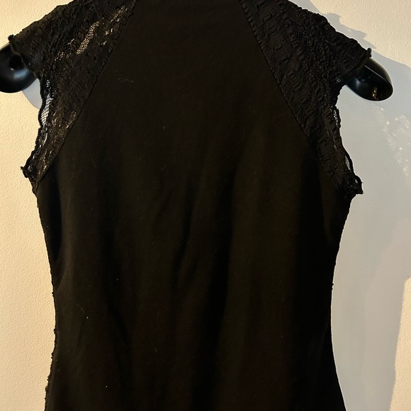 Sleveless black top. XSmall. - Picture 2 of 3